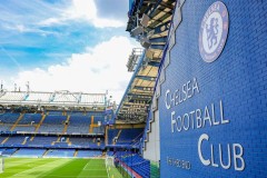 曼城3-0大胜曼联，产生2个不可思议，哈兰德2球创纪录，福登破球荒